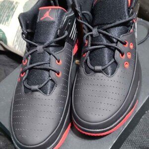 Jordan max aura 5 men's size 11